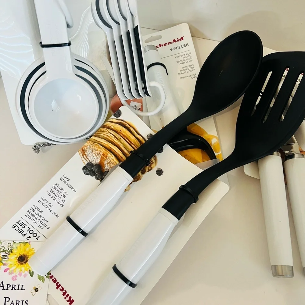 KitchenAid White 14-Pc Utensil Set